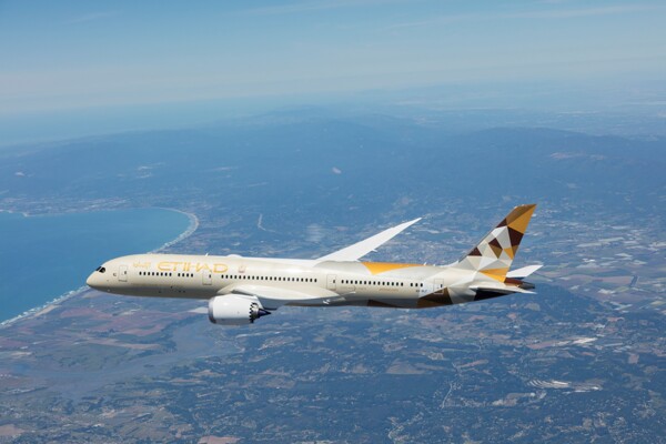Etihad Airways приостанавливает рейсы в Бейрут до 11 октября
