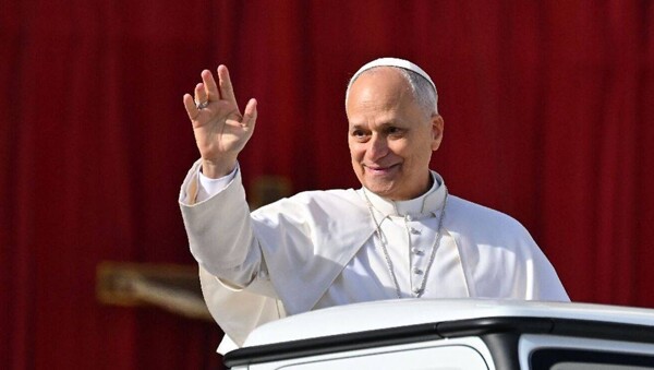 Pope Francis begins visit to Lebanon and Turkey