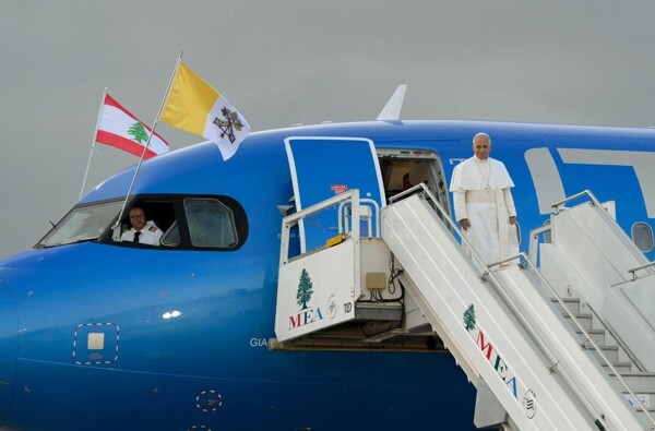 Pope Leo XIV Concludes Middle East Tour with Arrival in Lebanon