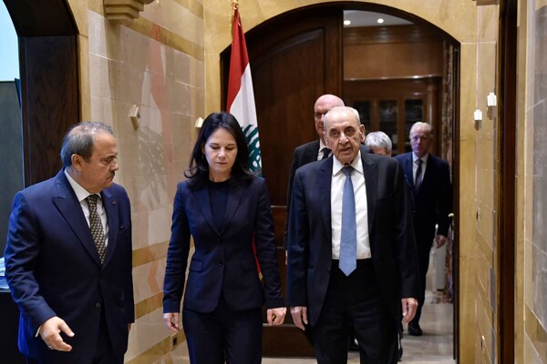 German Foreign Minister Warns of Lebanon's Collapse