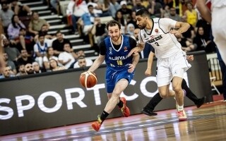 Ливанская команда Al Riyadi одерживает заслуженную победу над своими традиционными соперниками Al Hikma