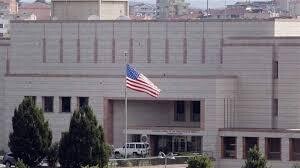 США приказывают сотрудникам посольства в Бейруте покинуть страну