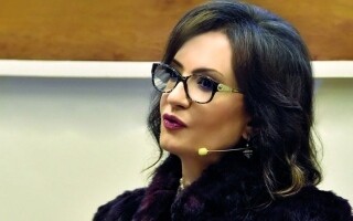 Нада Аль-Хадж: Делится поэтическим наследием своего отца